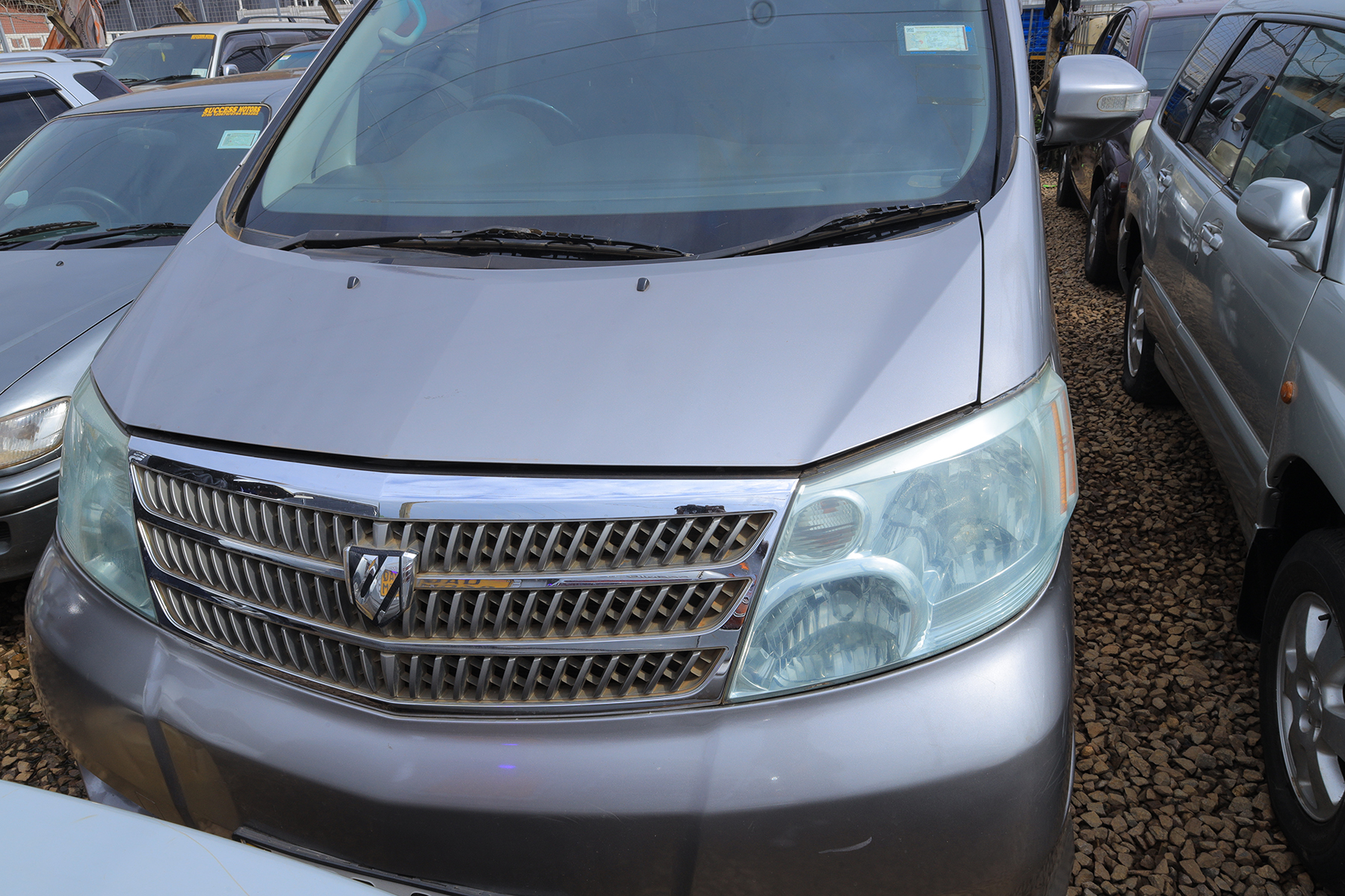 Toyota Alphard 2004
