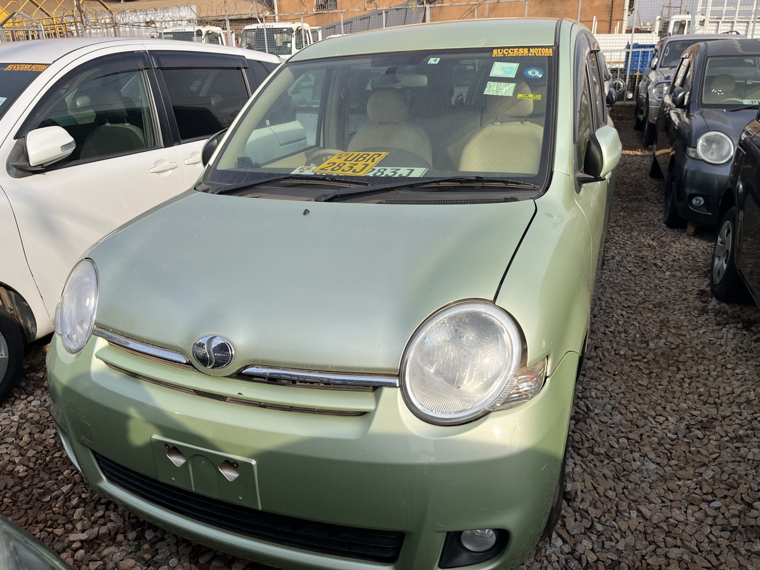 Toyota Sienta 2009