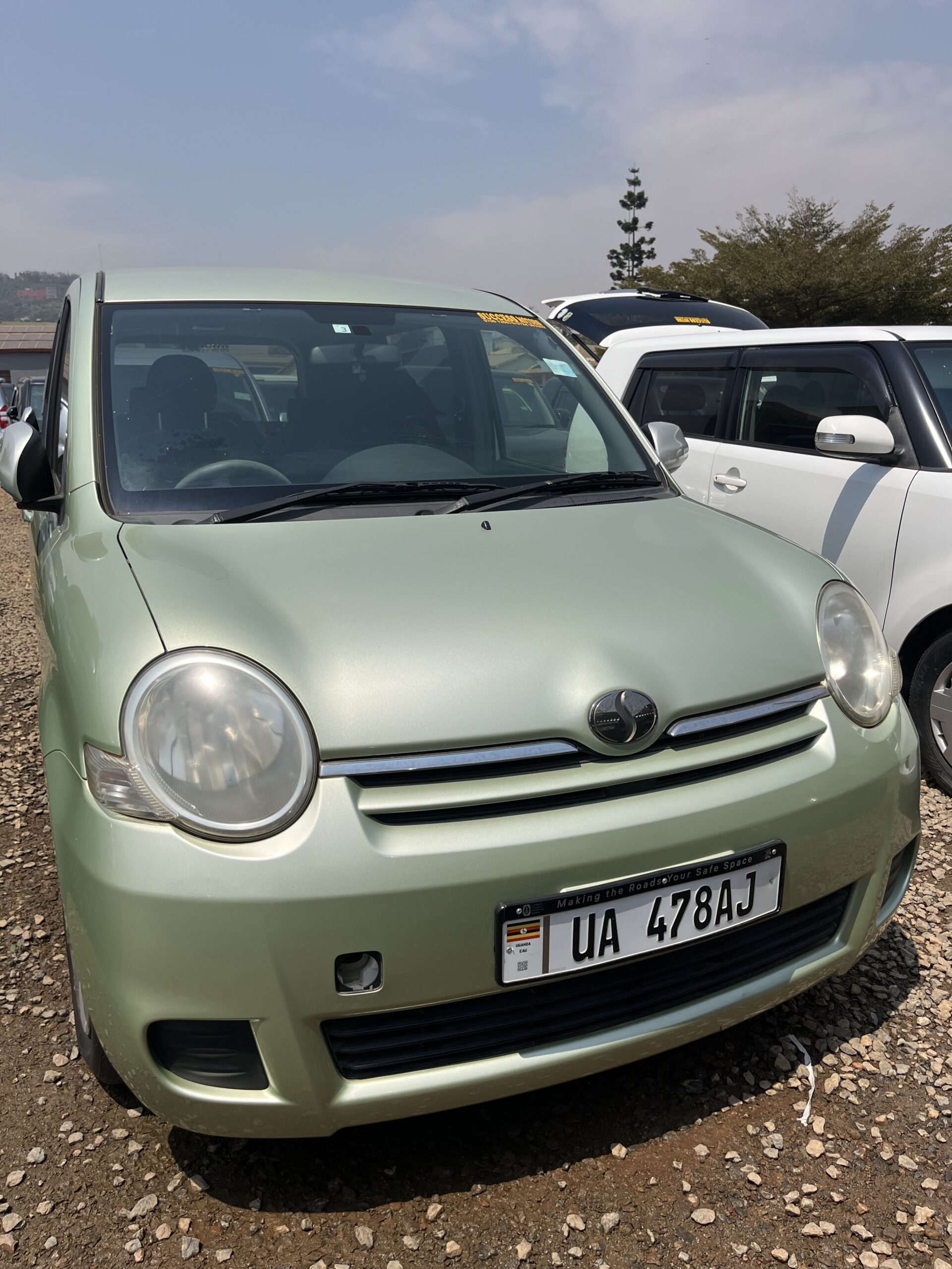 Toyota Sienta 2010