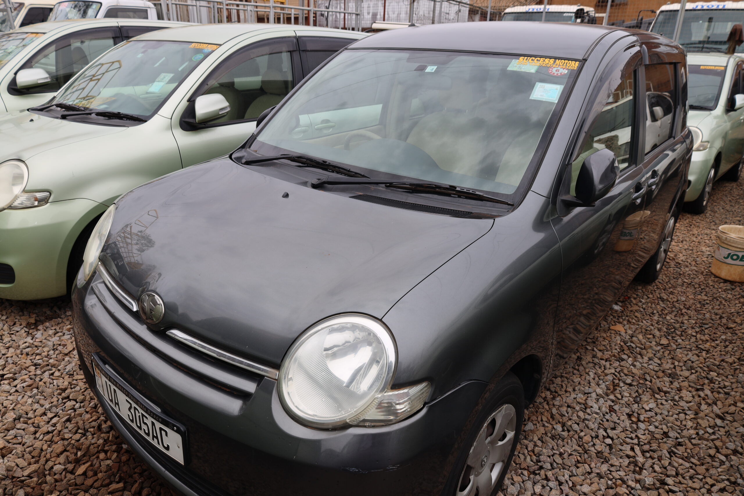 Toyota Sienta 2009