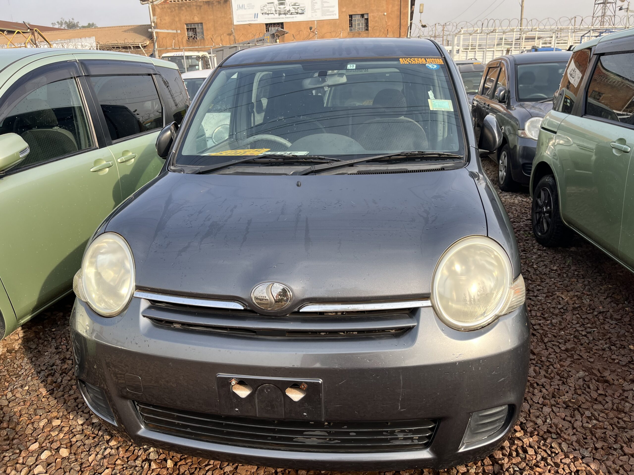 Toyota Sienta 2009