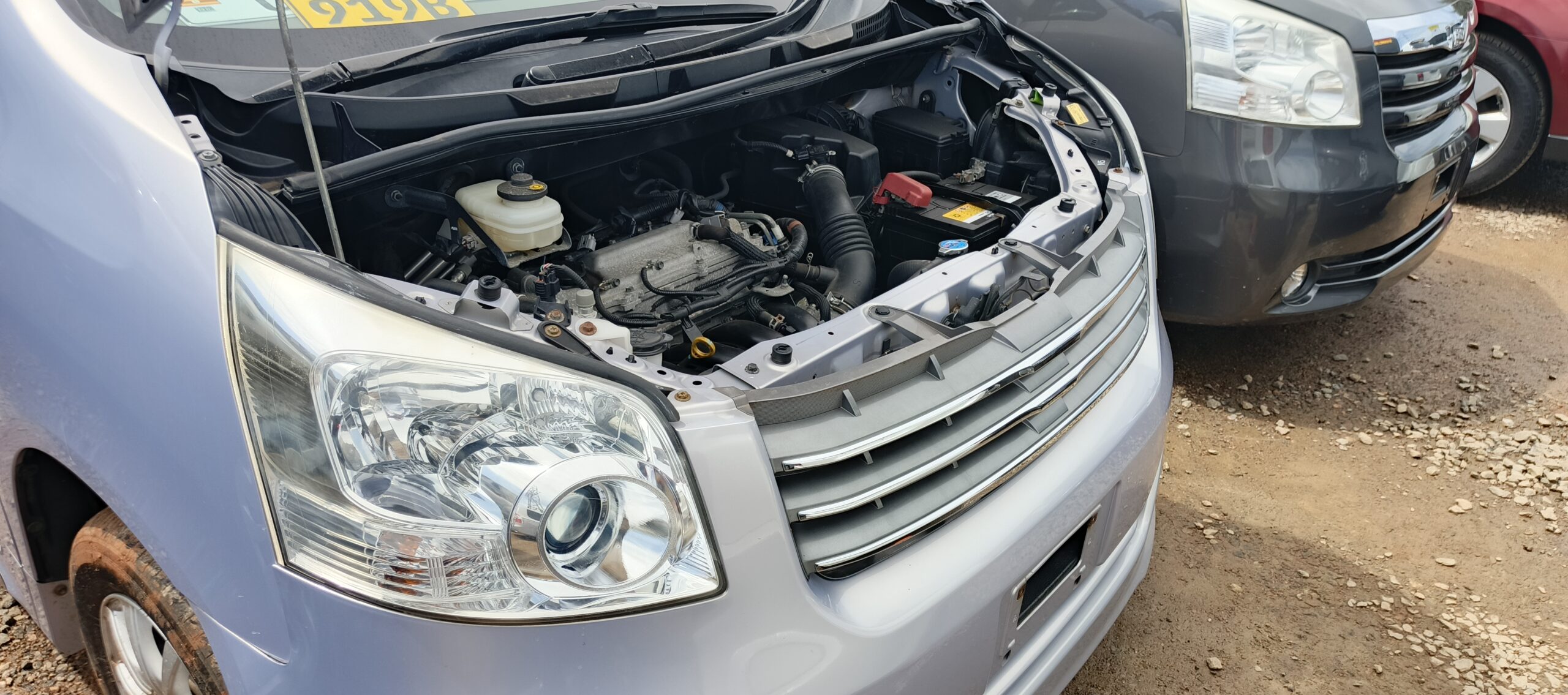 Toyota Noah 2009