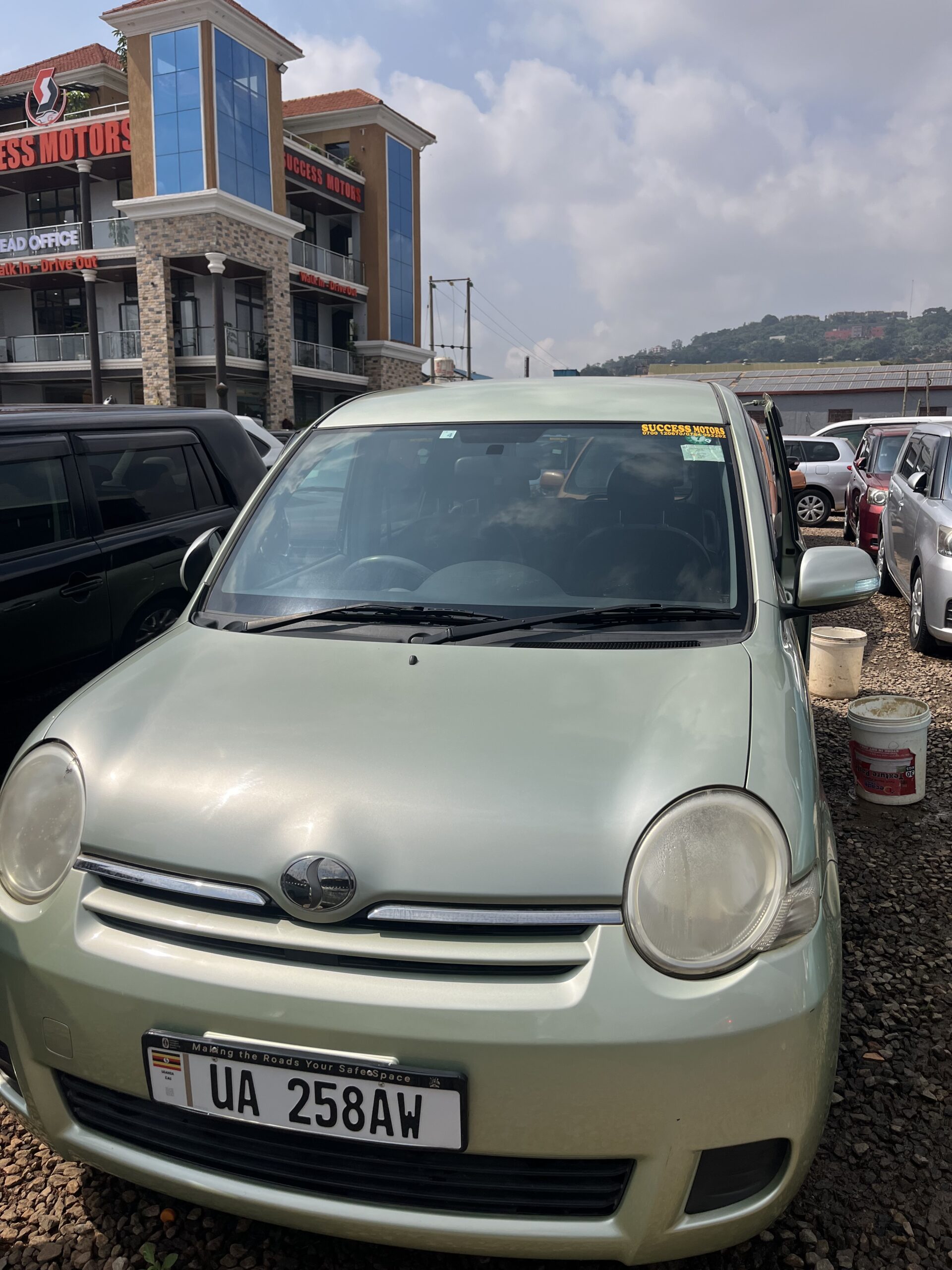 Toyota Sienta 2010