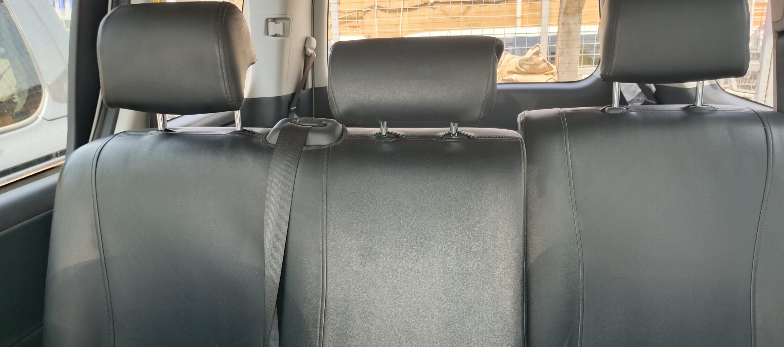 Toyota Noah 2010